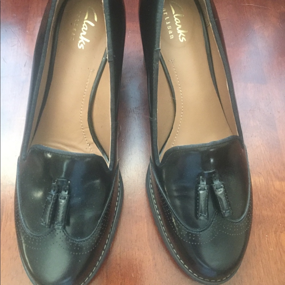 Clark’s black heels